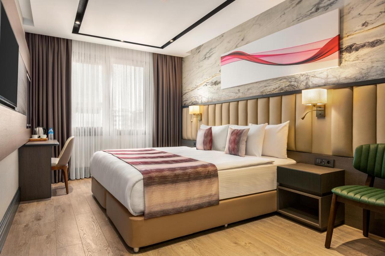 Отель Ramada By Wyndham Istanbul Umraniye Экстерьер фото