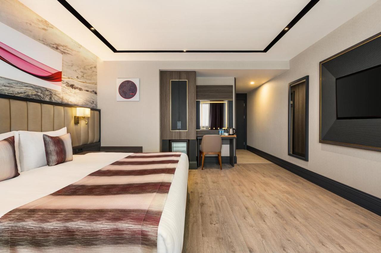Отель Ramada By Wyndham Istanbul Umraniye Экстерьер фото