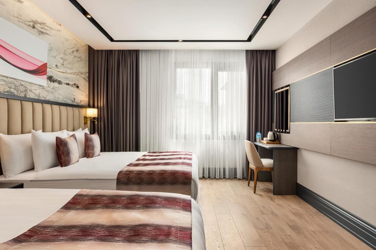Отель Ramada By Wyndham Istanbul Umraniye Экстерьер фото