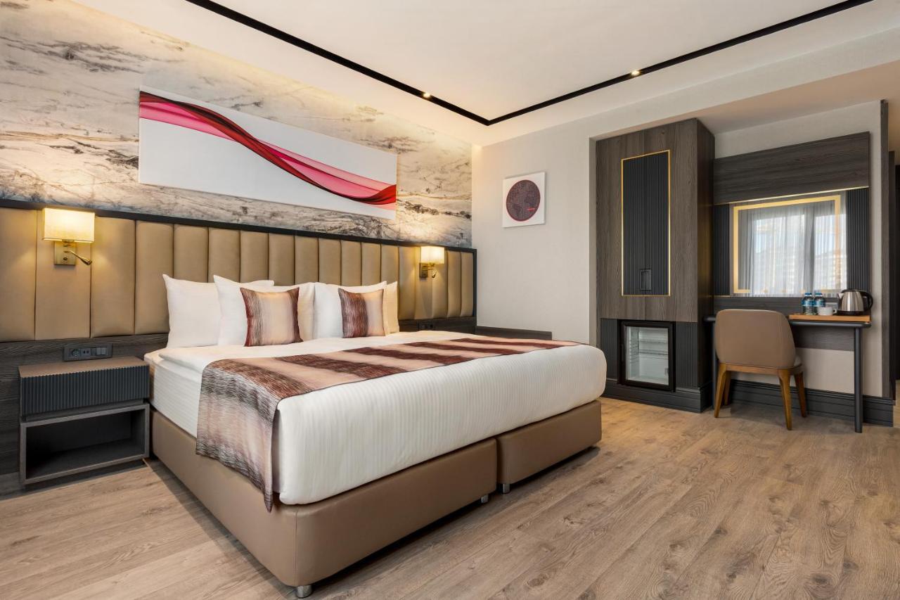 Отель Ramada By Wyndham Istanbul Umraniye Экстерьер фото