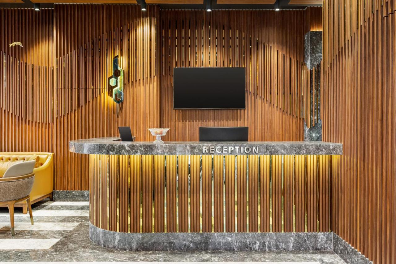 Отель Ramada By Wyndham Istanbul Umraniye Экстерьер фото